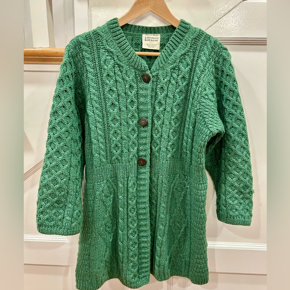 Kilronan Knitwear Green Cable-Knit Button-Front Cardigan